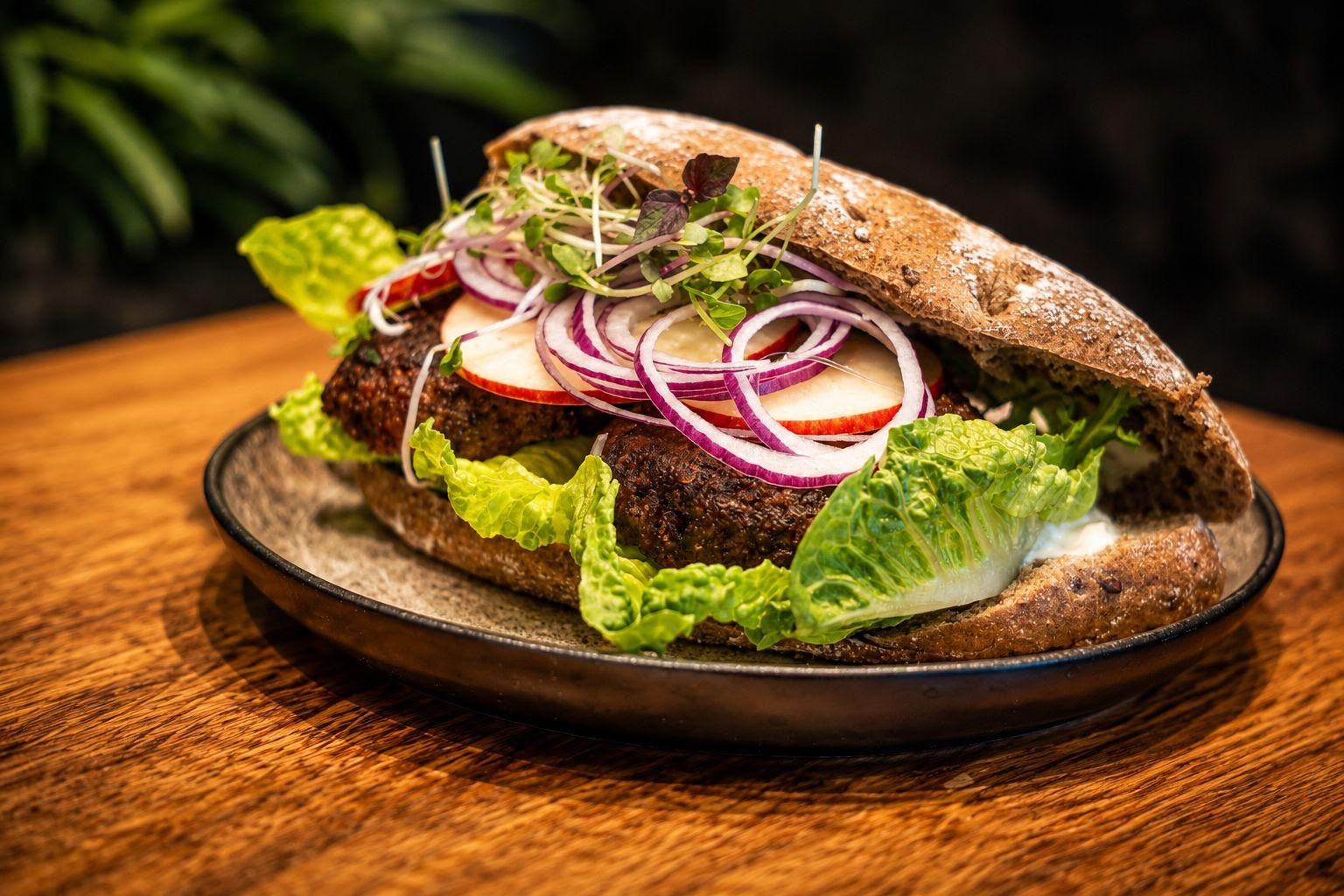 Fisch-Flaguette Brathering mit Zitronensoße und frischem Salat – Moin Marie Sellin